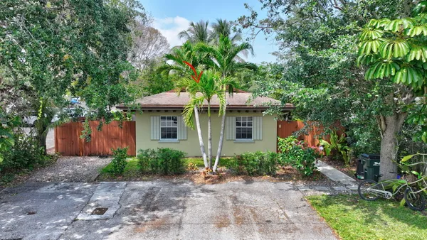 $2,800 | 227 Northeast 12th Street, Unit 2, Delray Beach, FL 33444