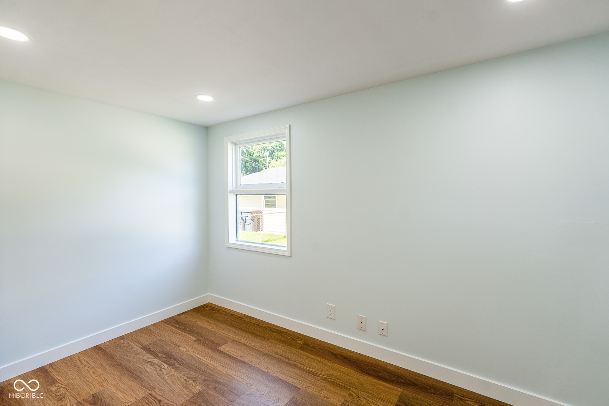 3117 31st Street Columbus, IN 47203 - Photo 16 of 34