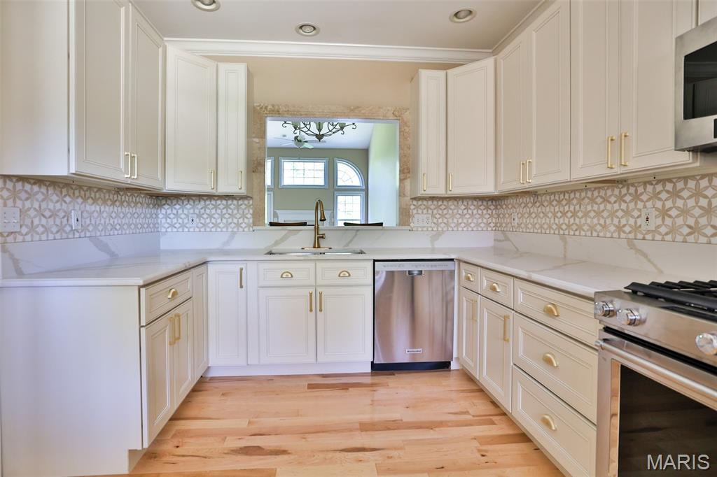 409 Country Club View Edwardsville, IL 62025 - Photo 4 of 77