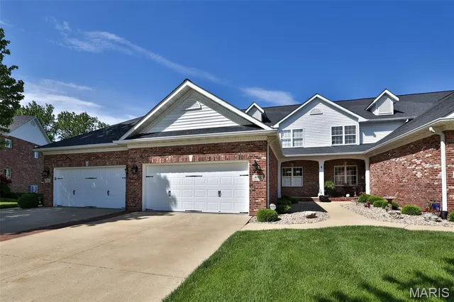 $529,900 | 409 Country Club View, Edwardsville, IL 62025