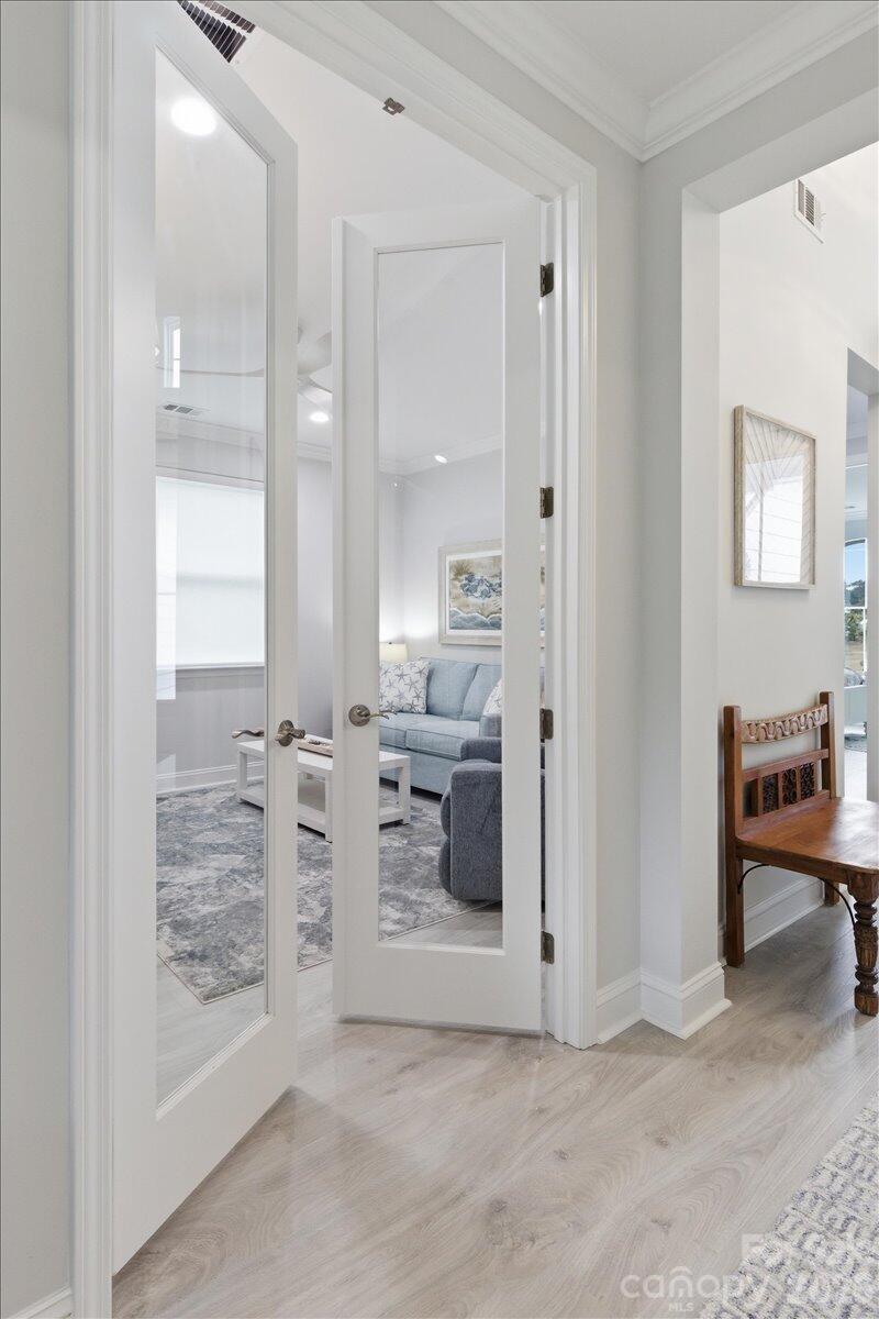 859 Ocean Hammock Loop Hardeeville, SC 29927 - Photo 23 of 33 a view of a livingroom with furniture and windows
