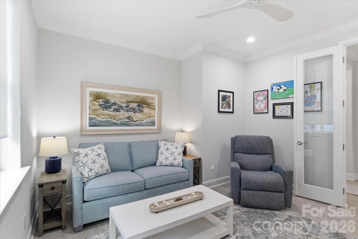859 Ocean Hammock Loop Hardeeville, SC 29927 - Photo 25 of 33 a living room with furniture and a couch