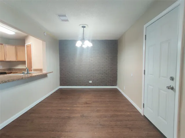 $1,695 | 1003 Dyche Lane, Alvin, TX 77511