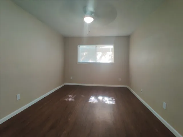 $1,695 | 1003 Dyche Lane, Alvin, TX 77511