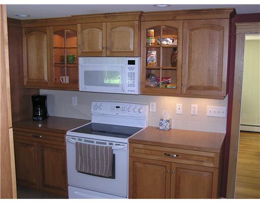 24 Raydon Road York, ME 03909 - Photo 7 of 17 Kitchen.