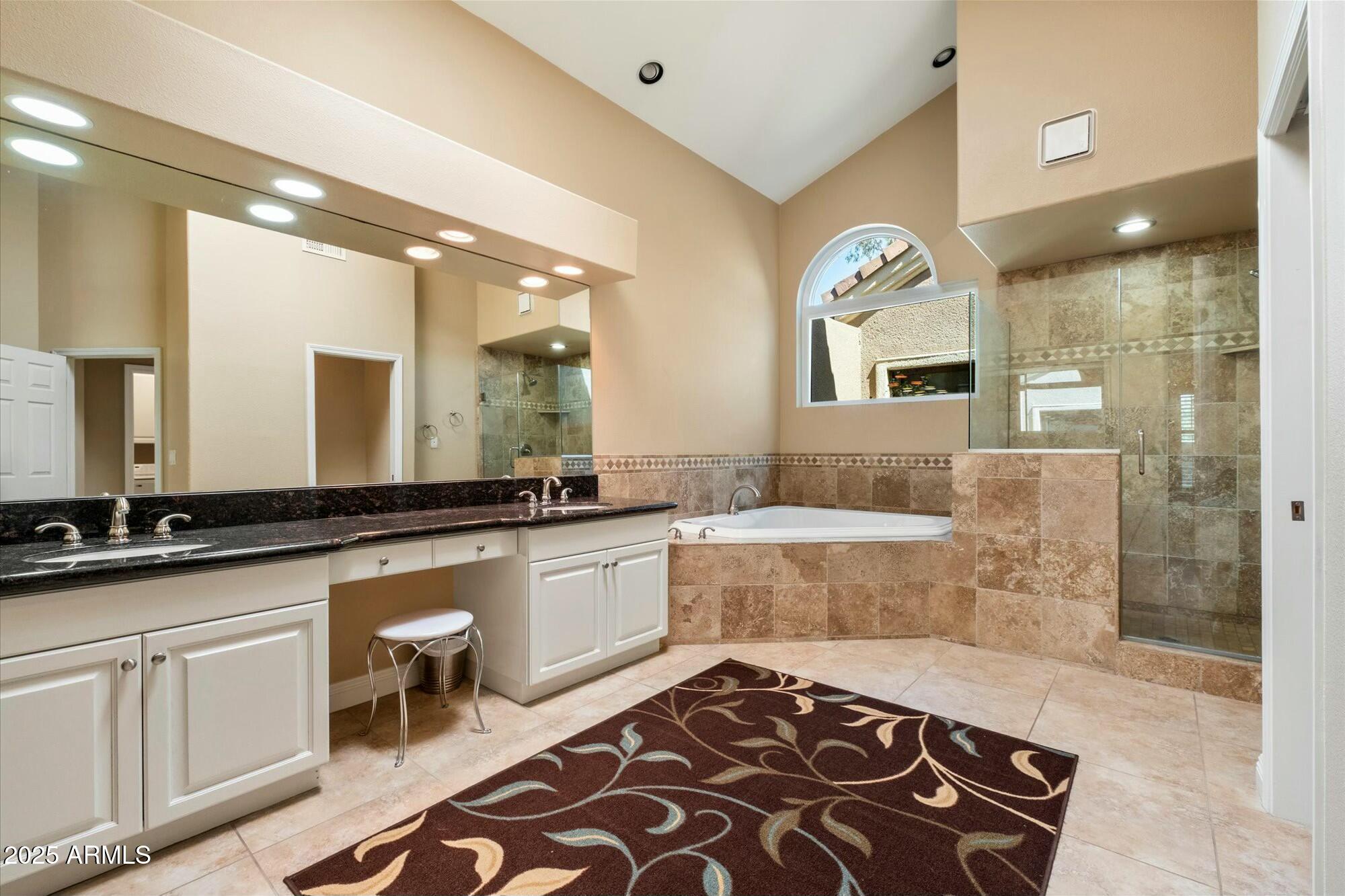 7525 East Gainey Ranch Road, Unit 130 Scottsdale, AZ 85258 - Photo 13 of 30 Master Bathroom