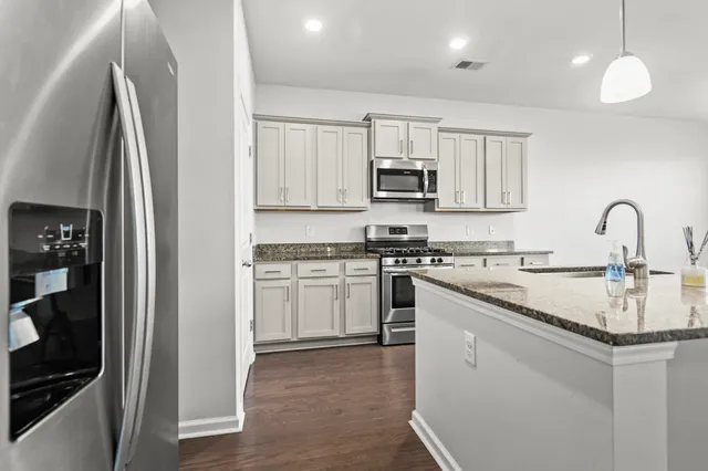 $2,350 | 214 Mercator Drive, Summerville, SC 29486