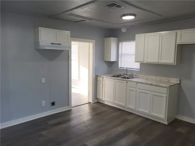 $1,195 | 926 Talmadge Drive, Corpus Christi, TX 78418