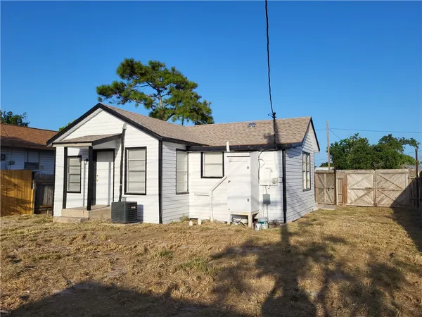 $1,195 | 926 Talmadge Drive, Corpus Christi, TX 78418
