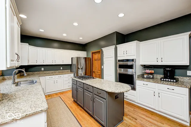 $825,000 | 12214 Ridgeside Road, Indianapolis, IN 46256