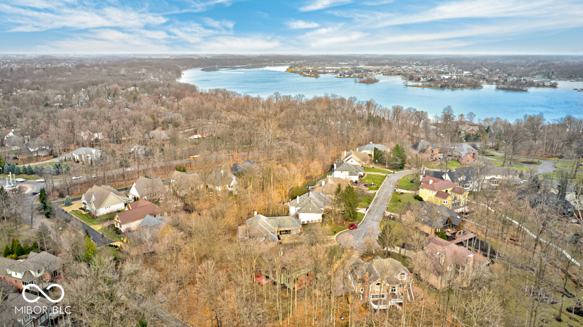 12214 Ridgeside Road Indianapolis, IN 46256 - Photo 2 of 50