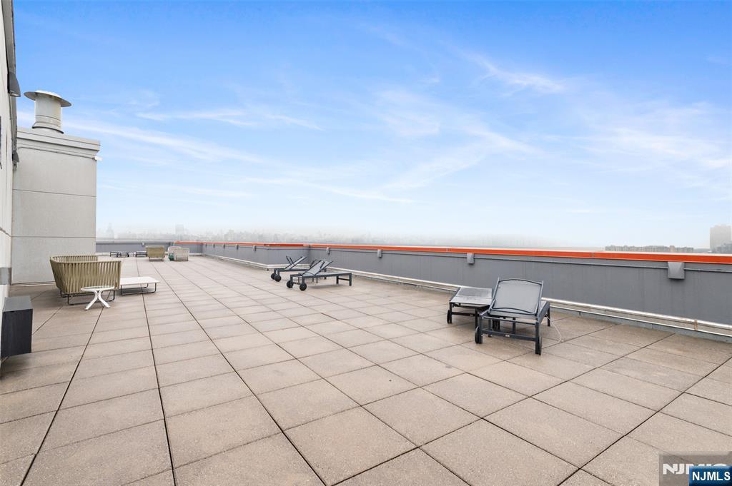 1017 Hudson Park, Unit 1017 Edgewater, NJ 07020 - Photo 18 of 26