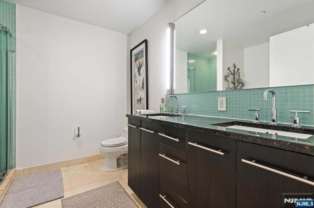 1017 Hudson Park, Unit 1017 Edgewater, NJ 07020 - Photo 9 of 26