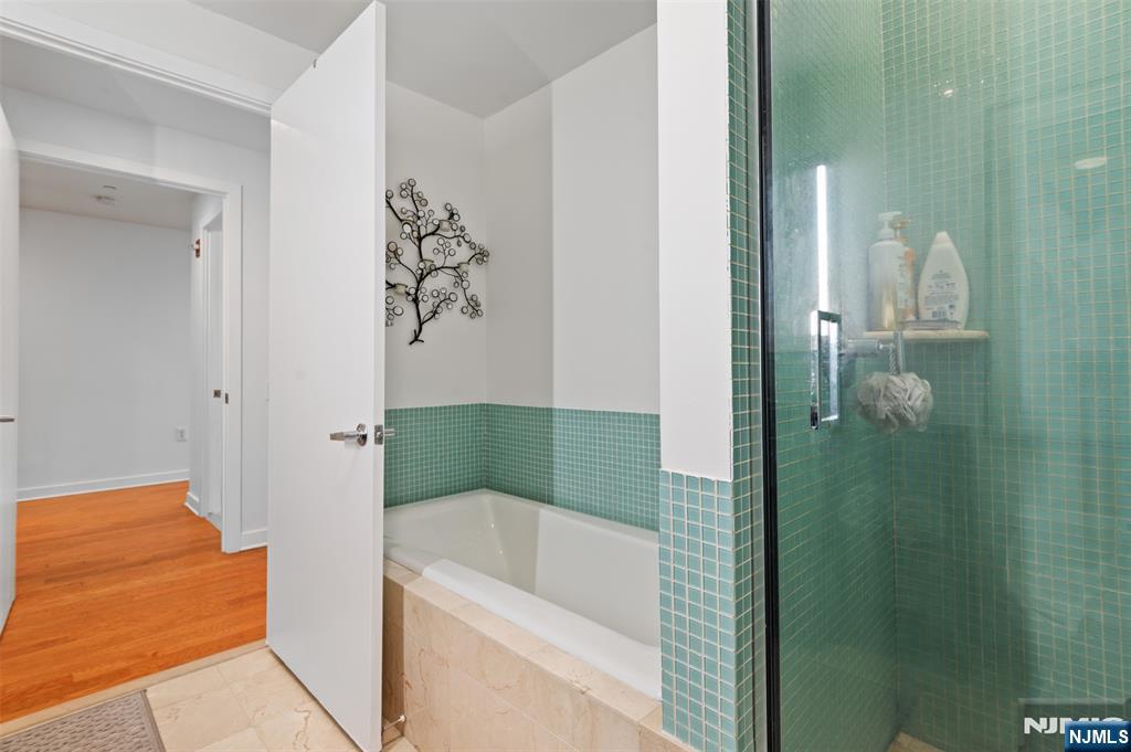 1017 Hudson Park, Unit 1017 Edgewater, NJ 07020 - Photo 10 of 26