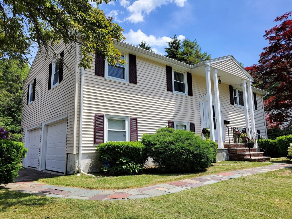 17 Fencourt Road Canton, MA 02021 - Photo 2 of 21