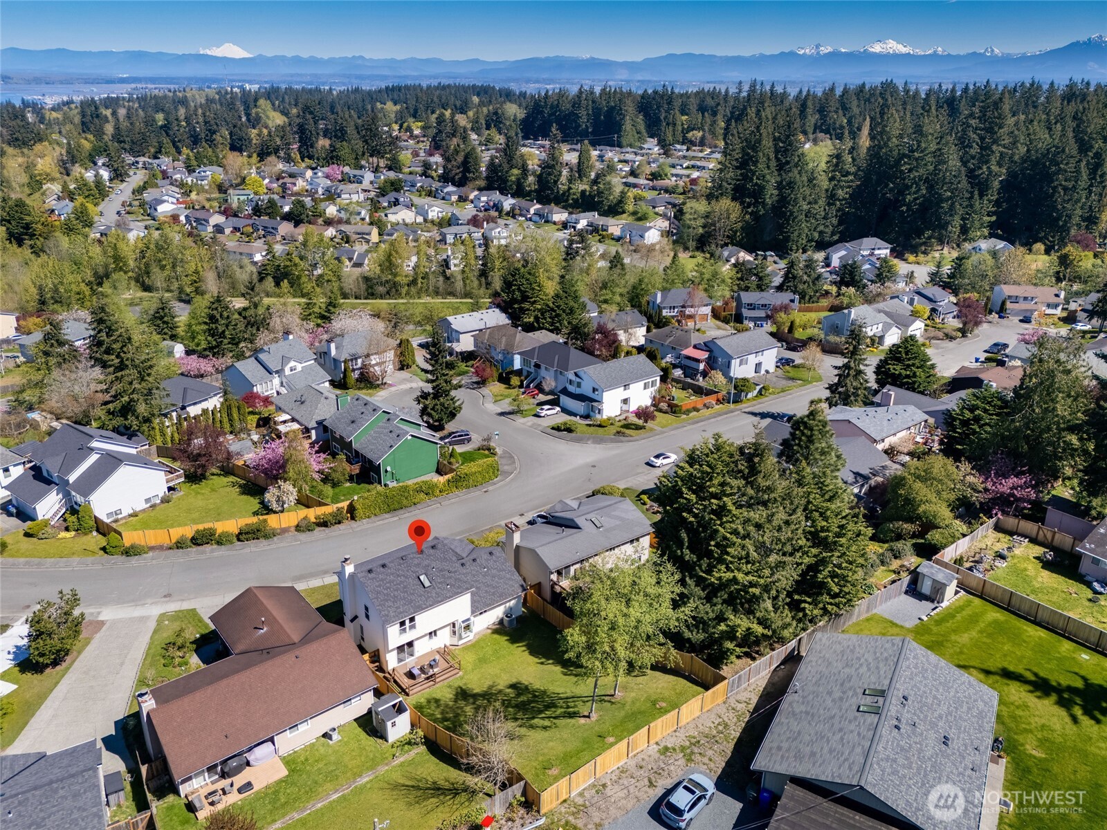 14 60th Place Southeast Everett, WA 98203 - Photo 32 of 35 an aerial view of a houses with a yard
