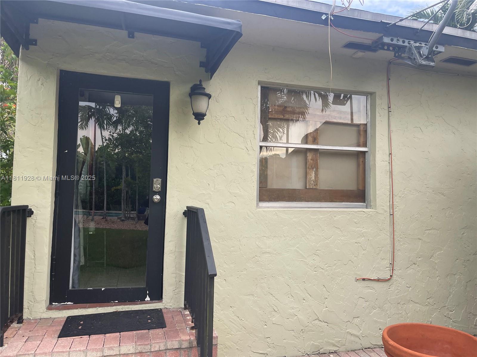 19700 Southwest 184th Street Miami, FL 33187 - Photo 23 of 52 a view of a bathroom