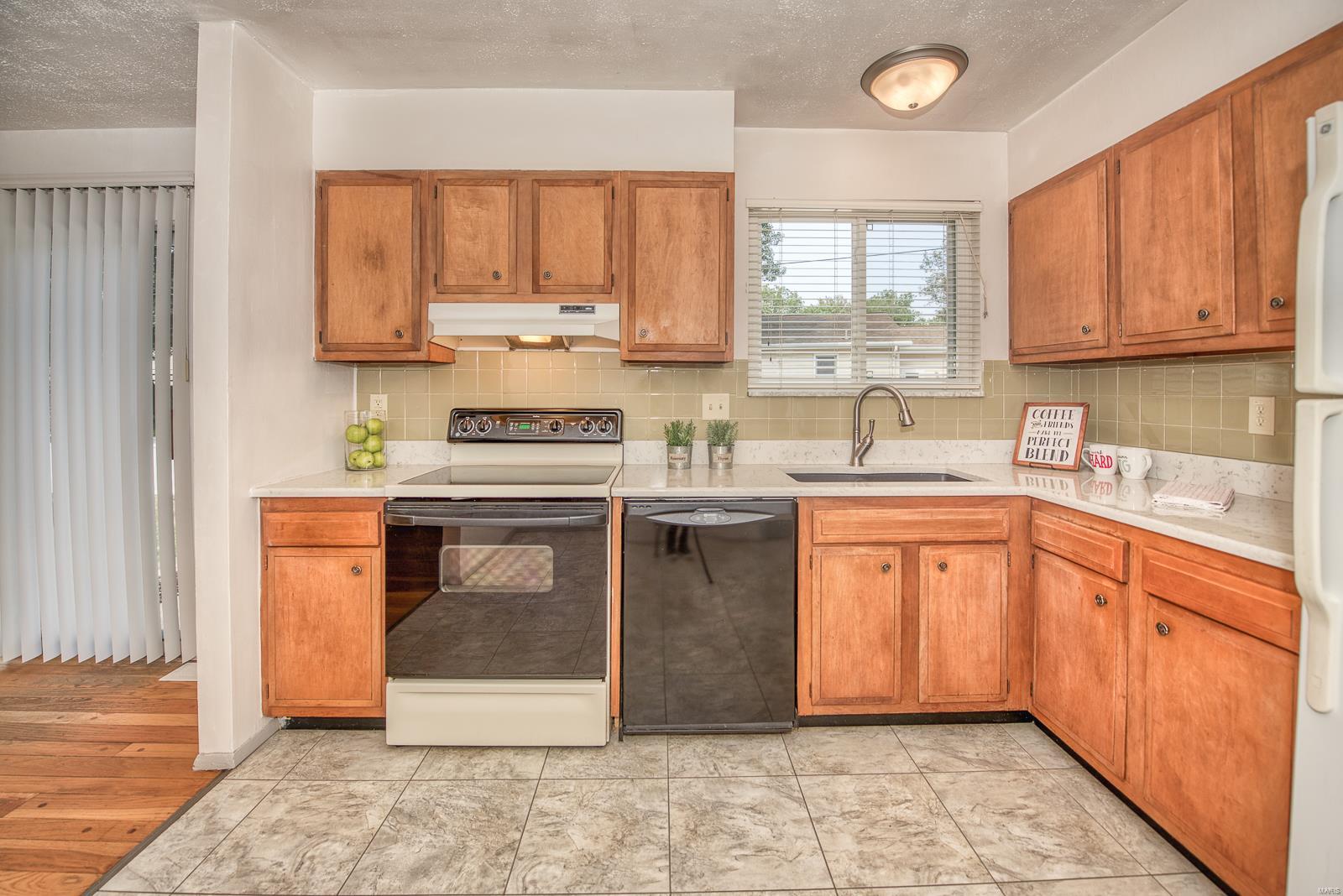 601 Wickford Way Manchester, MO 63021 - Photo 8 of 28