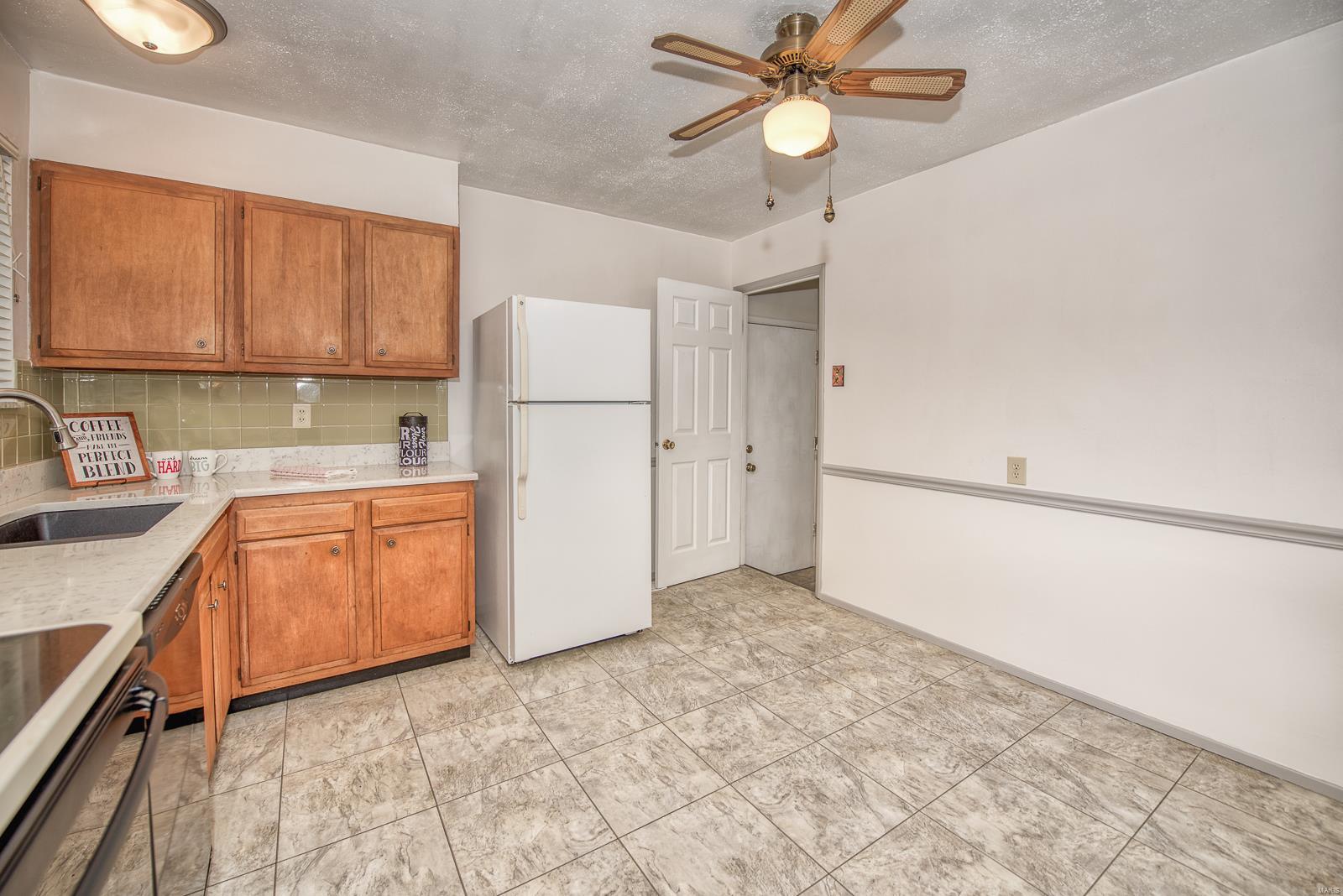 601 Wickford Way Manchester, MO 63021 - Photo 9 of 28