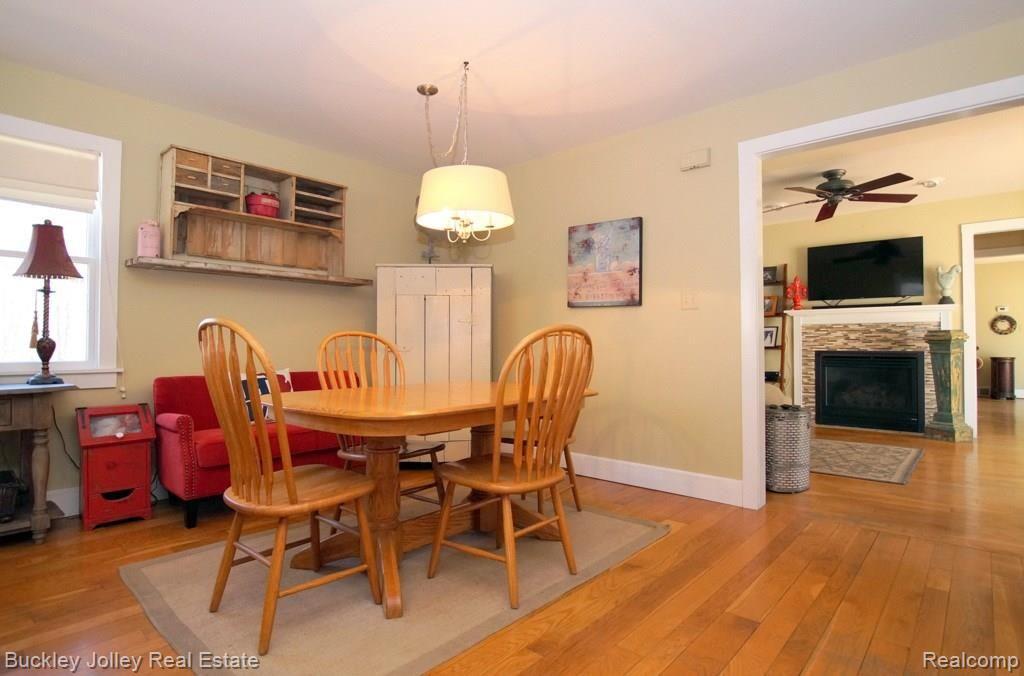 1278 County Farm Road Howell, MI 48843 - Photo 5 of 28 Dining Area