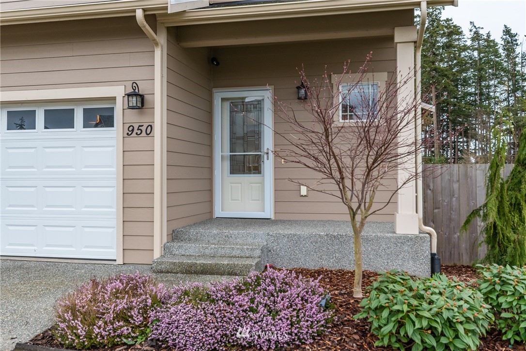 950 Lyle Ridge Circle Oak Harbor, WA 98277 - Photo 3 of 40 Gallery Image 3