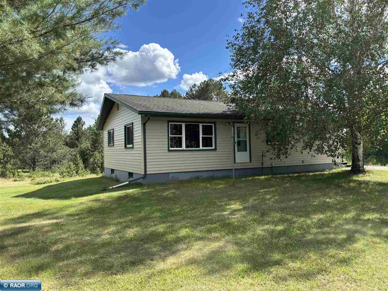 11084 Hayes Road Hibbing, MN 55746 - Photo 1 of 48