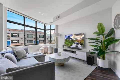 $695,000 | 460 New York Avenue Northwest, Unit 607, Washington, DC 20001