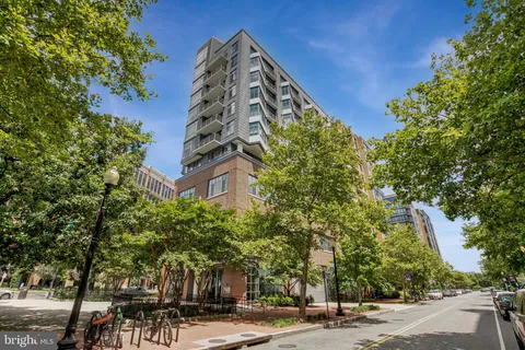$695,000 | 460 New York Avenue Northwest, Unit 607, Washington, DC 20001