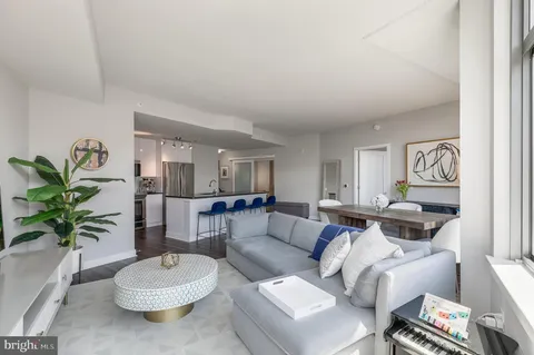 $695,000 | 460 New York Avenue Northwest, Unit 607, Washington, DC 20001