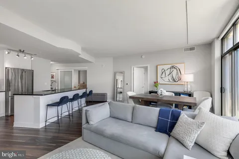 $695,000 | 460 New York Avenue Northwest, Unit 607, Washington, DC 20001