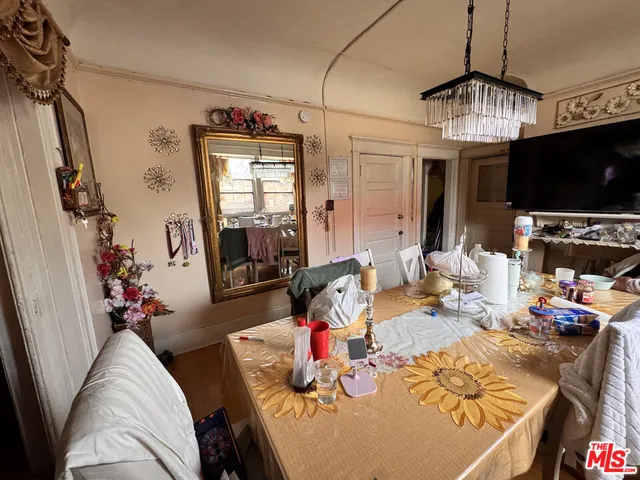 $1,390,000 | 1315 South Westmoreland Avenue, Los Angeles, CA 90006