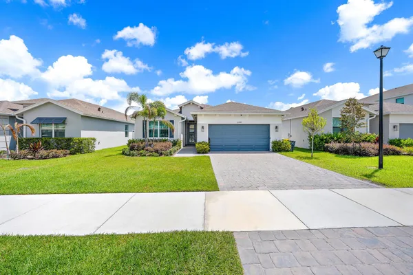 $3,200 | 6841 Southeast Pk Trce Drive, Stuart, FL 34997