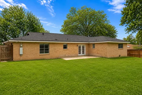 $459,000 | 1001 East Applegate Drive, Austin, TX 78753