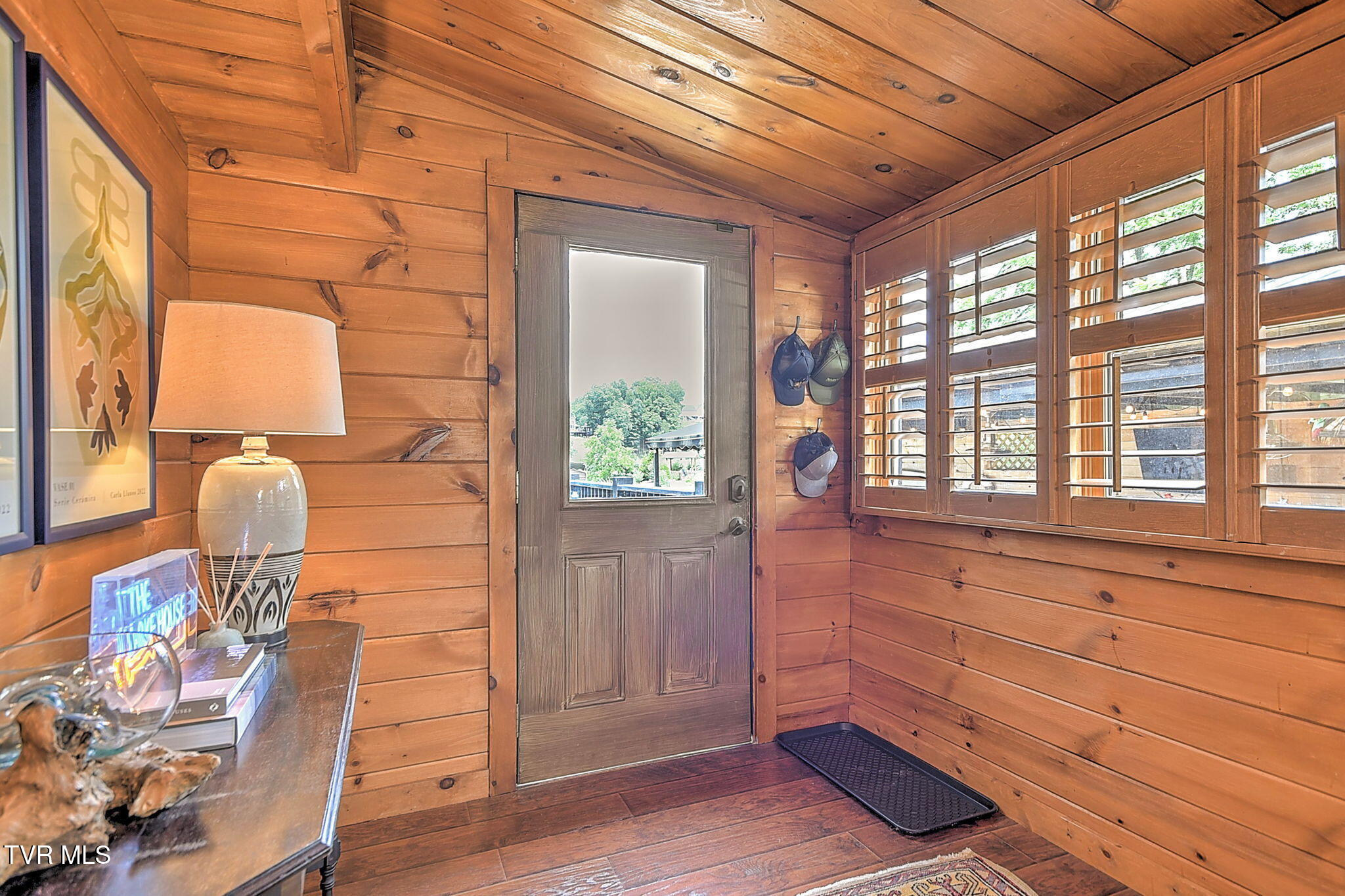 814 Summer Sound Road Piney Flats, TN 37686 - Photo 5 of 104 6-web-or-mls-814 Summer Sound BS