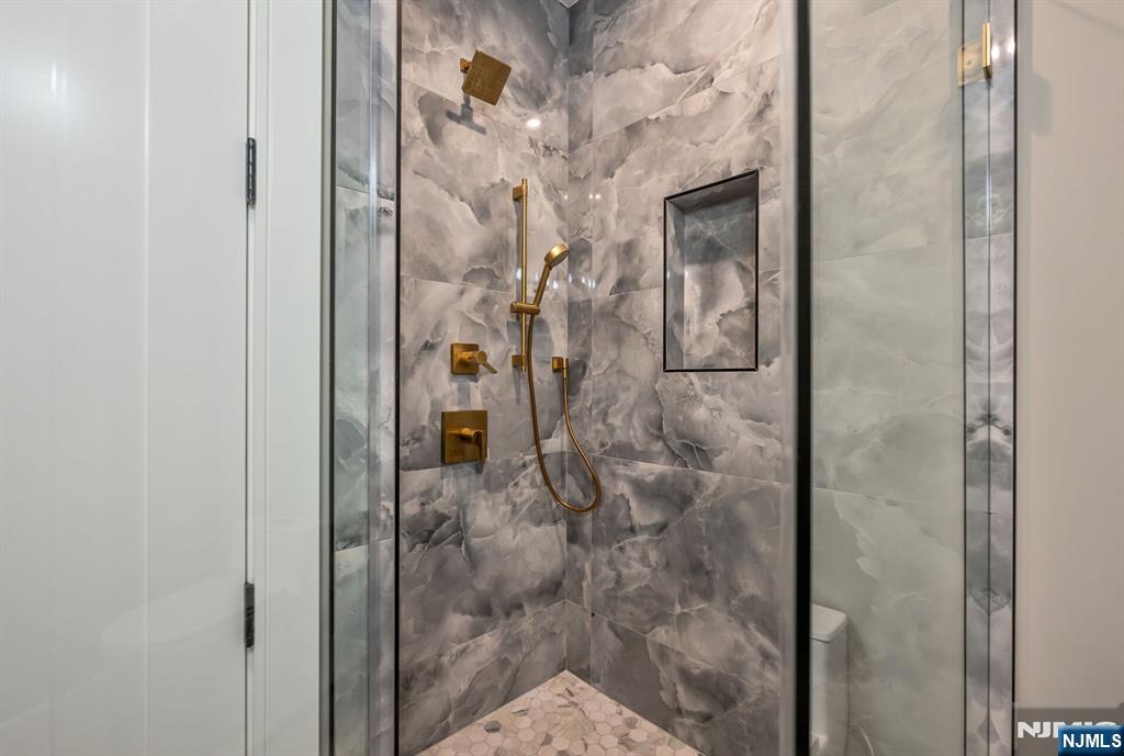 62 Asmus Road Closter, NJ 07624 - Photo 29 of 45 Gallery Image 29