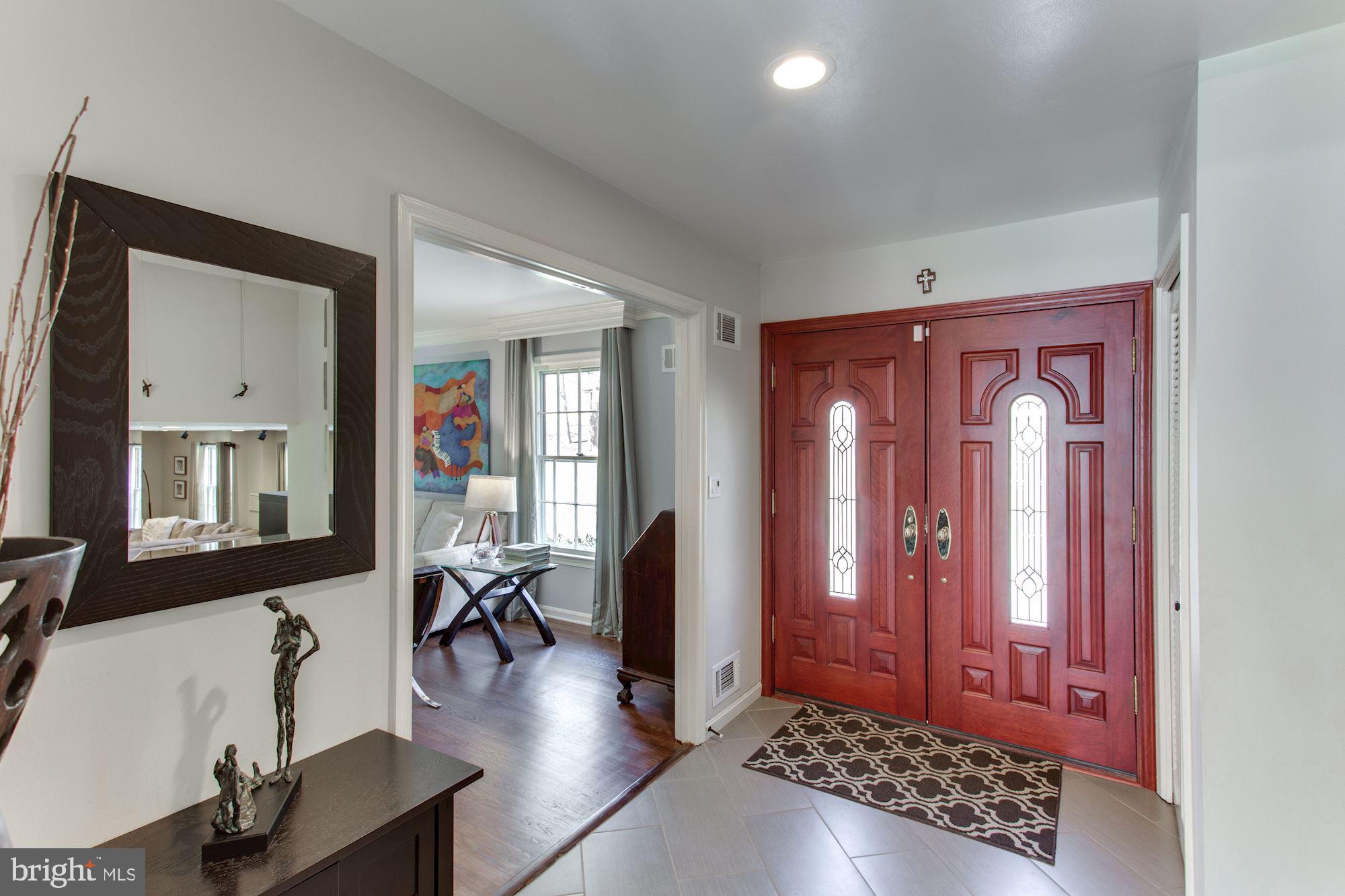 7510 Shadywood Road Bethesda, MD 20817 - Photo 5 of 39