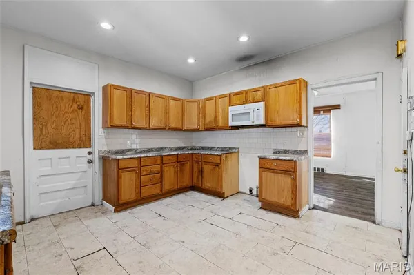 $97,400 | 8621 Martony Lane, Berkeley, MO 63134
