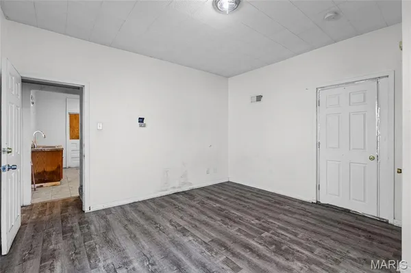 $97,400 | 8621 Martony Lane, Berkeley, MO 63134