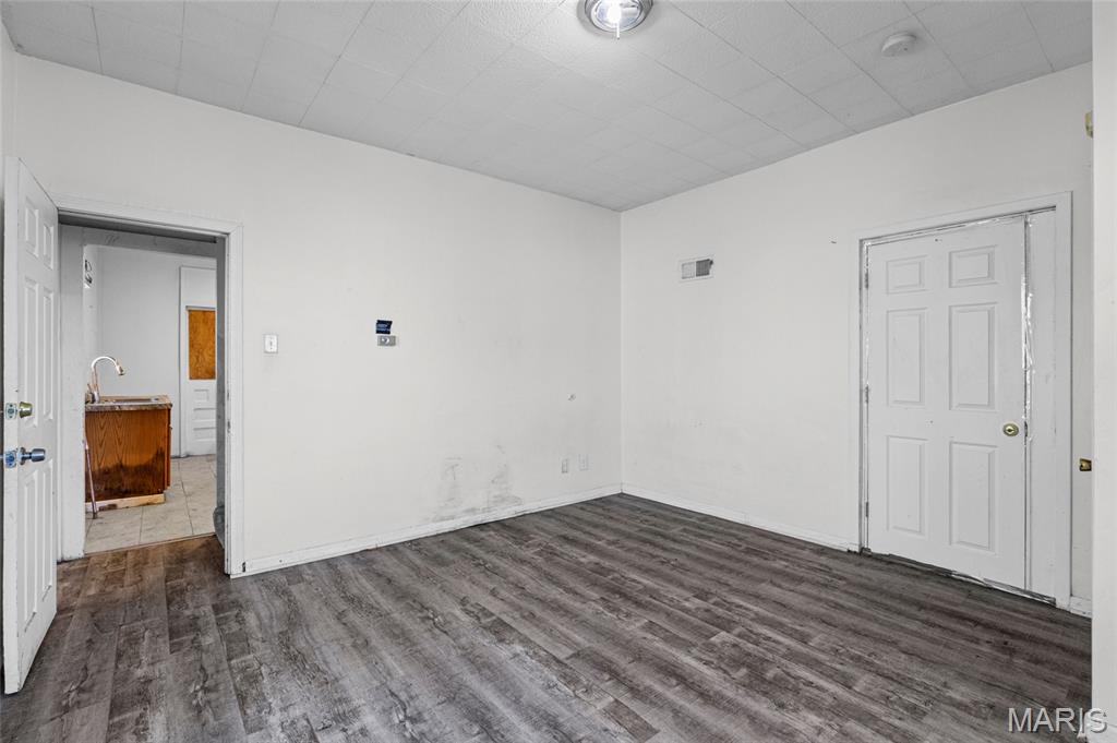 8621 Martony Lane Berkeley, MO 63134 - Photo 19 of 38