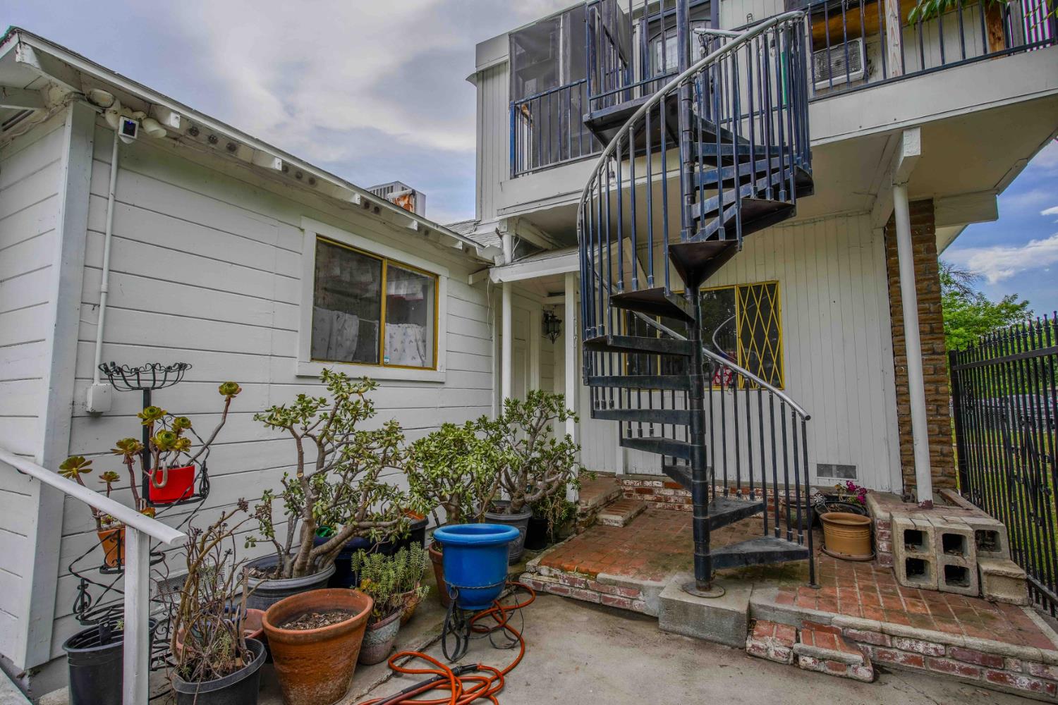 417 Maple Street Modesto, CA 95351 - Photo 4 of 11