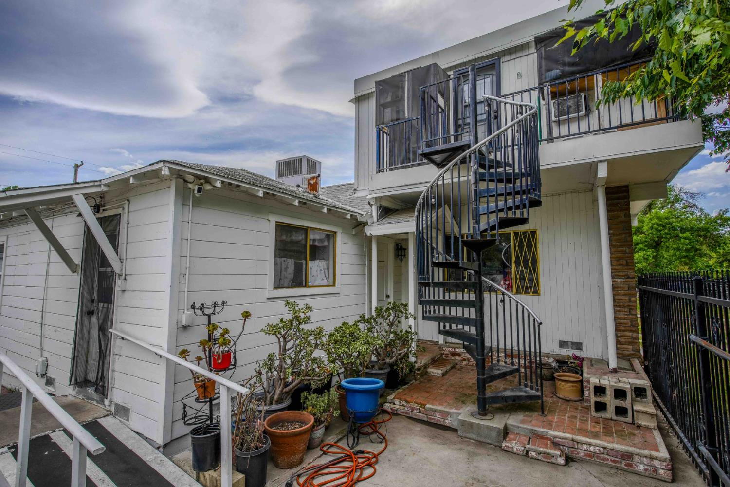 417 Maple Street Modesto, CA 95351 - Photo 5 of 11