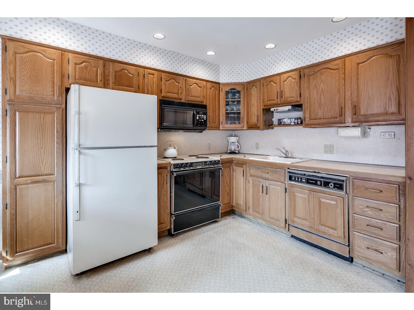 12801 Elnora Road Philadelphia, PA 19154 - Photo 11 of 25