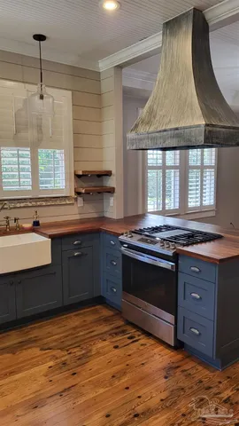 $2,950 | 1800 East Lloyd Street, Pensacola, FL 32503