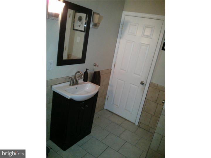 1913 Ashley Road Philadelphia, PA 19138 - Photo 12 of 25 Bathroom