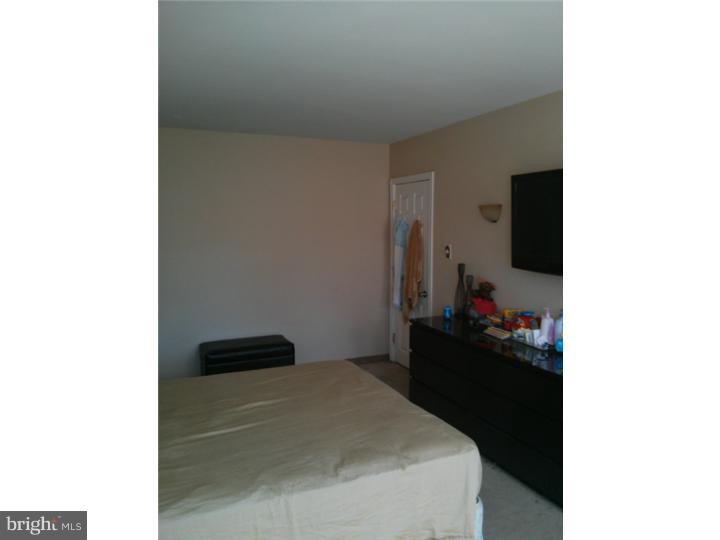 1913 Ashley Road Philadelphia, PA 19138 - Photo 17 of 25 Bedroom - Main