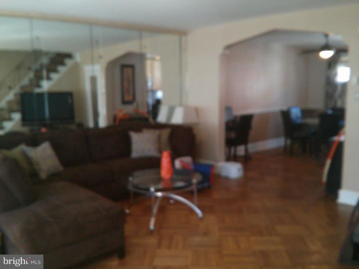 1913 Ashley Road Philadelphia, PA 19138 - Photo 3 of 25 Living Room
