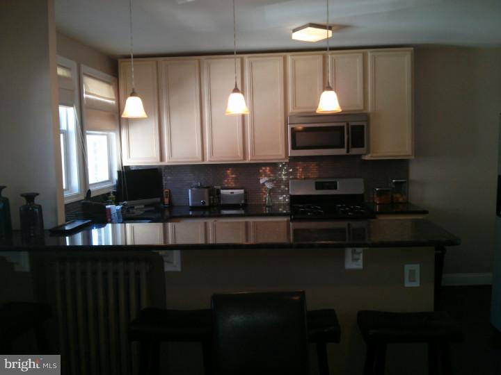 1913 Ashley Road Philadelphia, PA 19138 - Photo 7 of 25 Kitchen