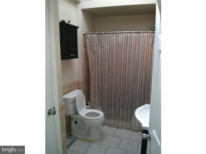 1913 Ashley Road Philadelphia, PA 19138 - Photo 9 of 25 Bathroom
