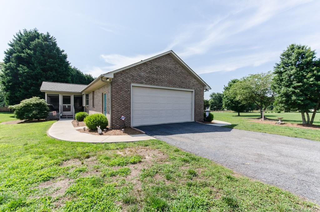 2278 Drive Inn Road Lincolnton, NC 28092 - Photo 9 of 37 Gallery Image 9