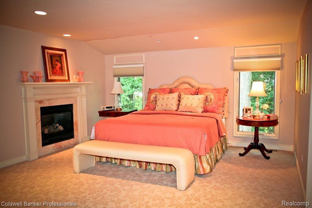 120 Denbar Road Bloomfield Hills, MI 48304 - Photo 10 of 20 Master Bedroom.jpg